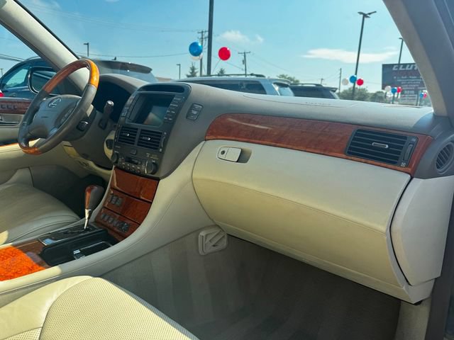 Used 2004 Lexus LS 430 RWD image 19