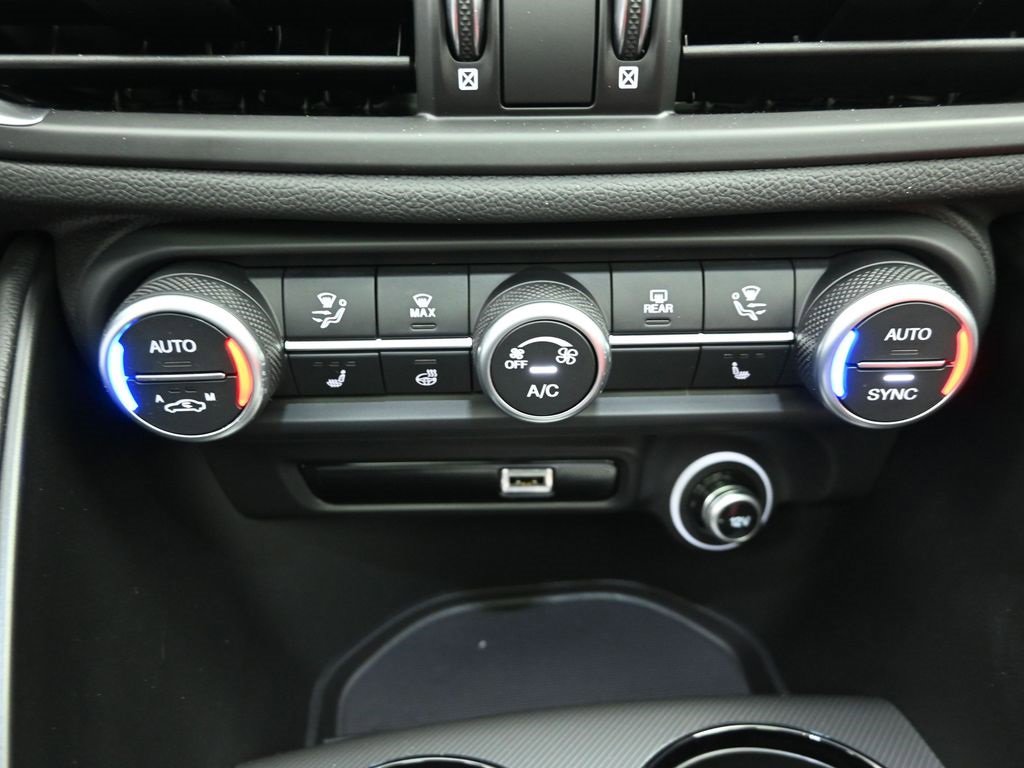 New 2026 Alfa Romeo Giulia AWD w/ Driving Assist Package image 13