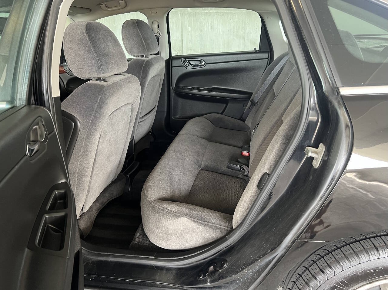 Used 2009 Chevrolet Impala LS FWD image 11