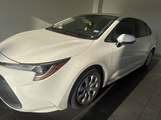 Certified 2025 Toyota Corolla LE image 3