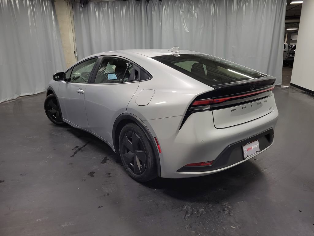 Used 2024 Toyota Prius LE image 6