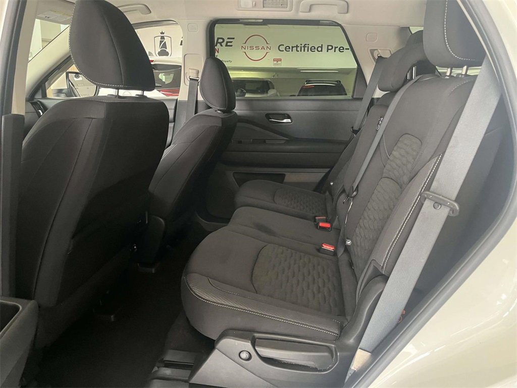 Used 2022 Nissan Pathfinder SV image 13