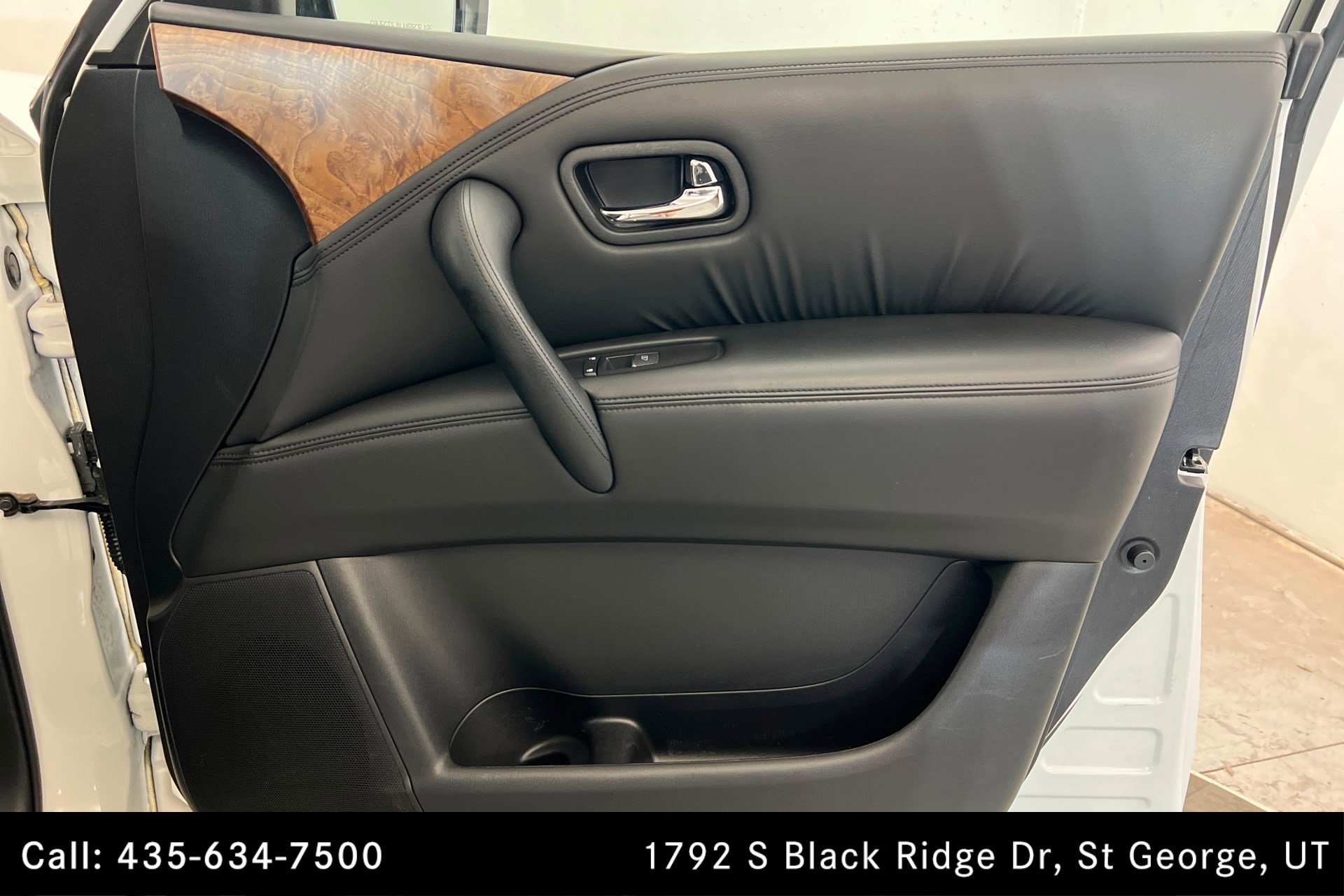 Used 2022 Nissan Armada SL w/ Captain's Chairs Package AWD/4WD image 23