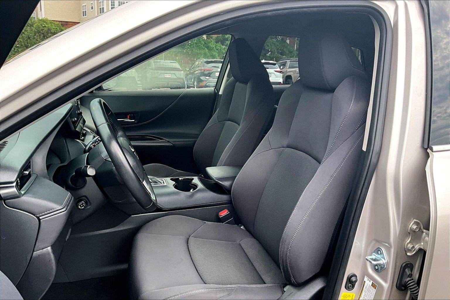 Used 2021 Toyota Venza LE AWD/4WD image 22