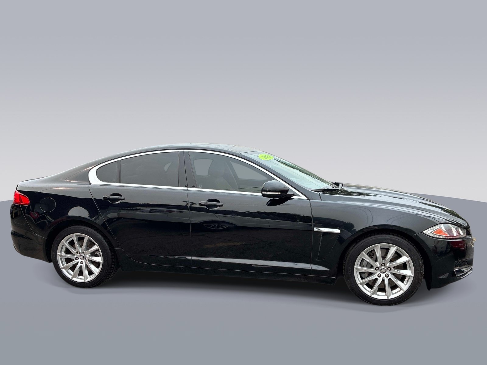 Used 2012 Jaguar XF RWD image 8