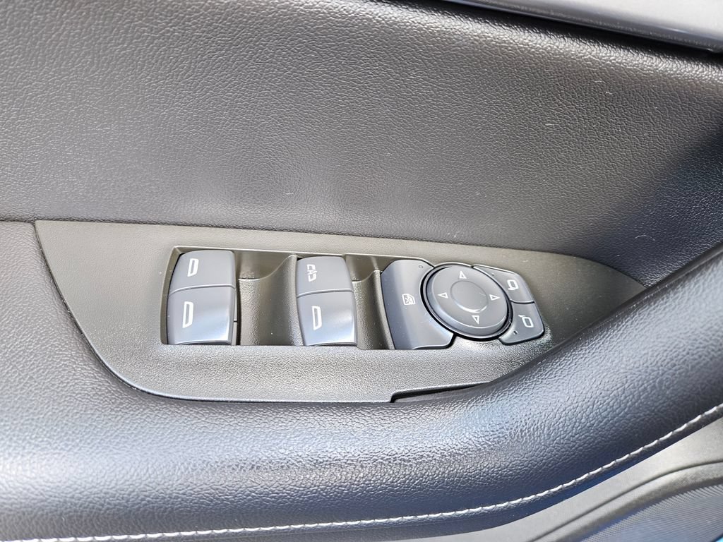 Used 2025 Chevrolet Blazer LT FWD image 23