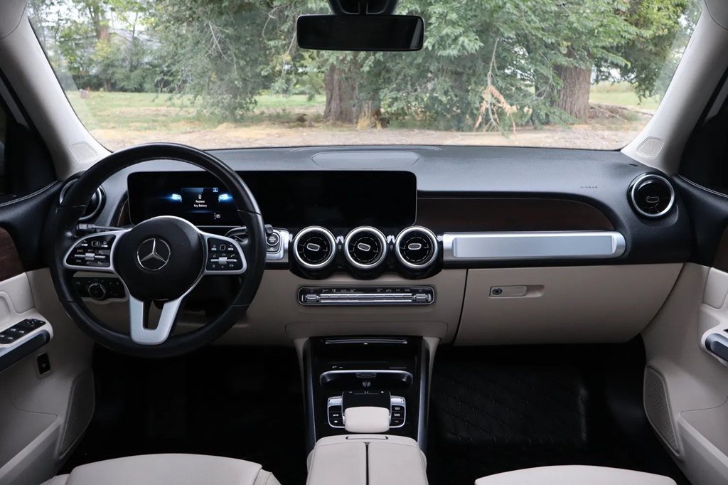 Used 2020 Mercedes-Benz GLB 250 4MATIC image 8