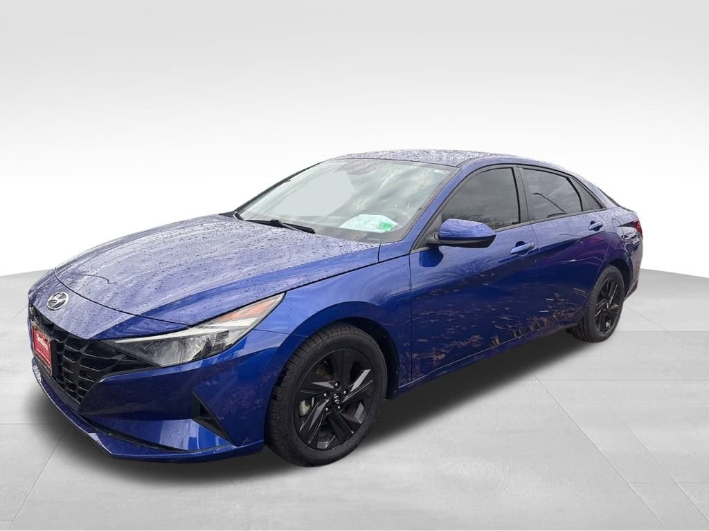Used 2023 Hyundai Elantra SEL image 2
