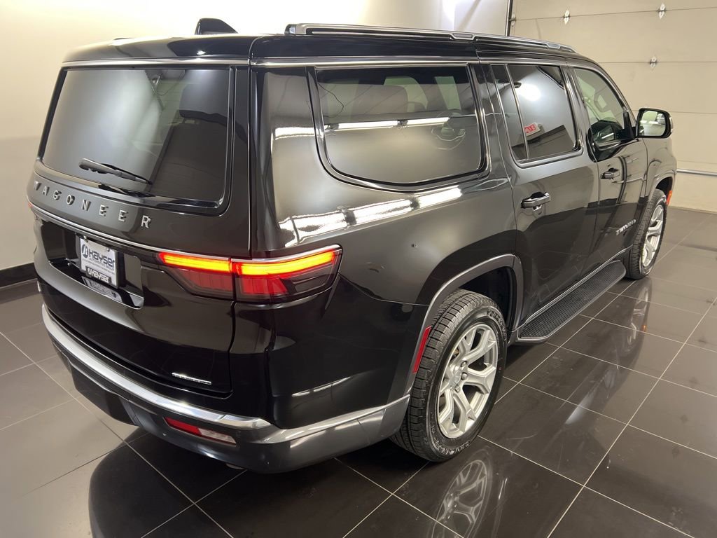 Used 2022 Jeep Wagoneer Series II AWD/4WD image 6