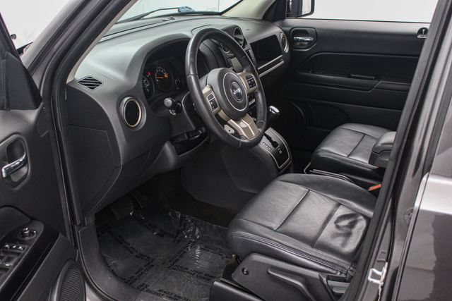 Used 2017 Jeep Patriot 75th Anniversary w/ Power Value Group AWD/4WD image 18