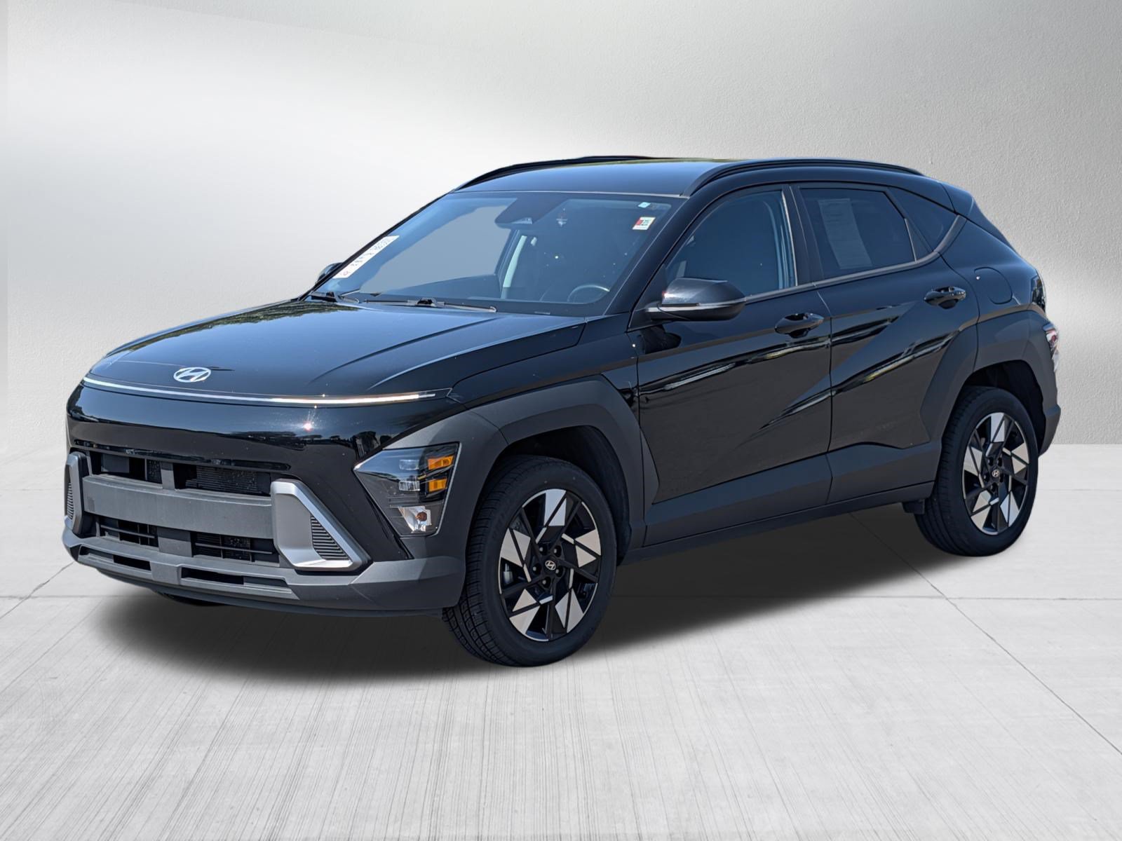 Used 2024 Hyundai Kona SEL AWD/4WD image 3