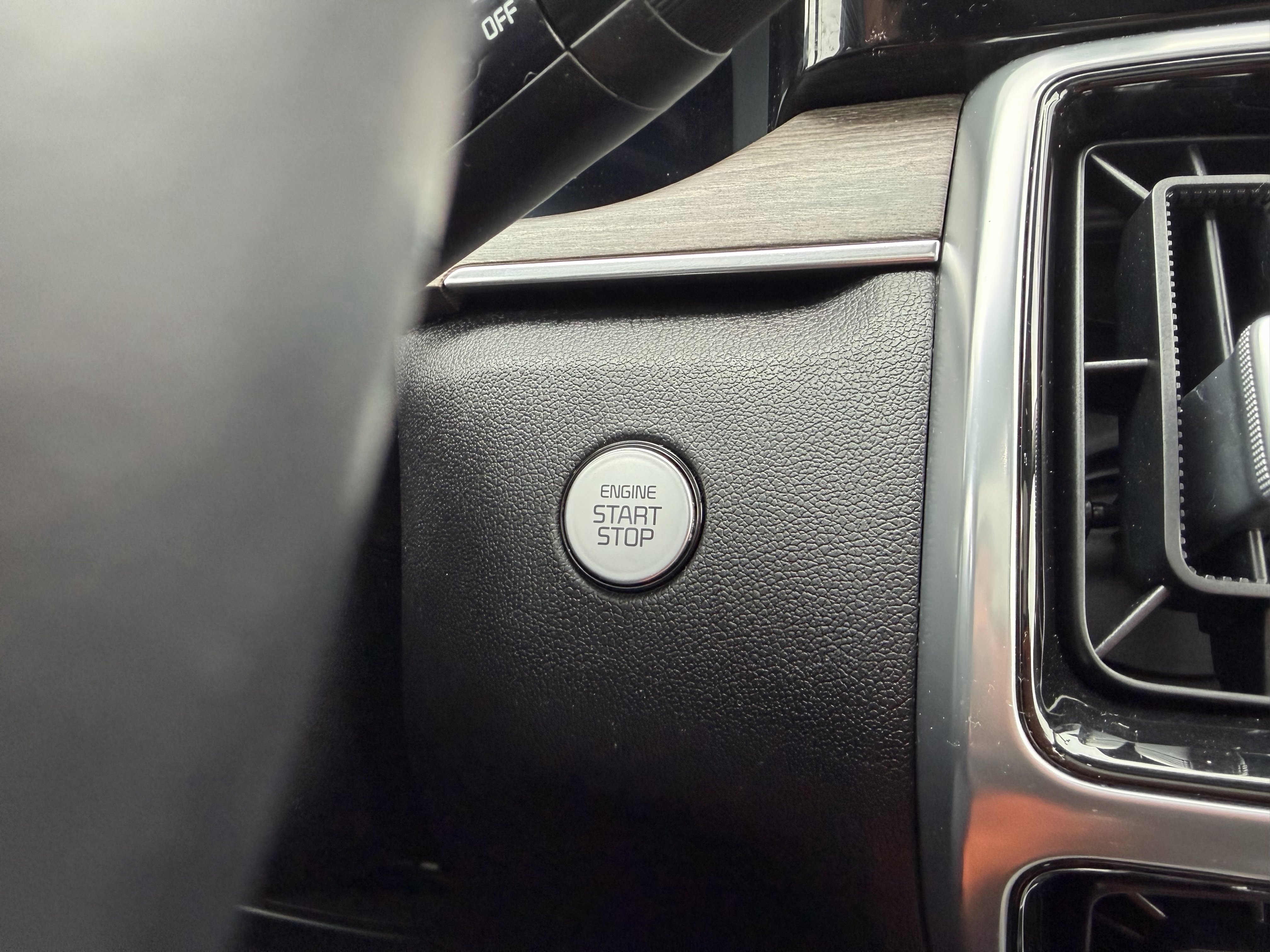 Used 2023 Kia Sorento SX Prestige image 19
