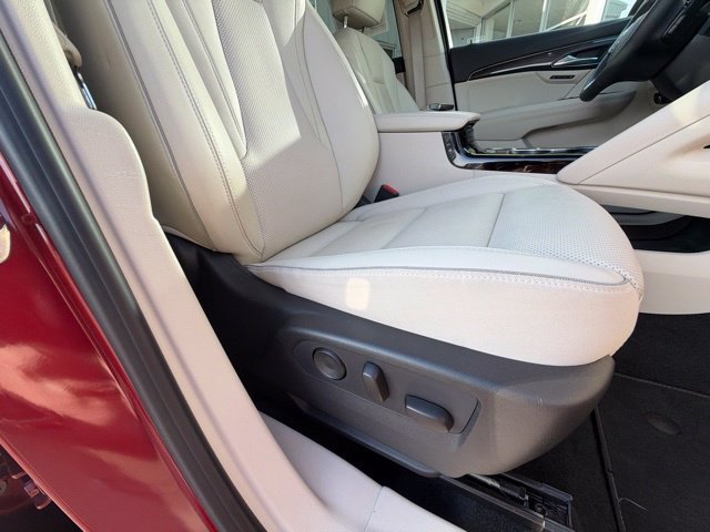 Used 2021 Buick Envision Essence w/ Technology Package I AWD/4WD image 32