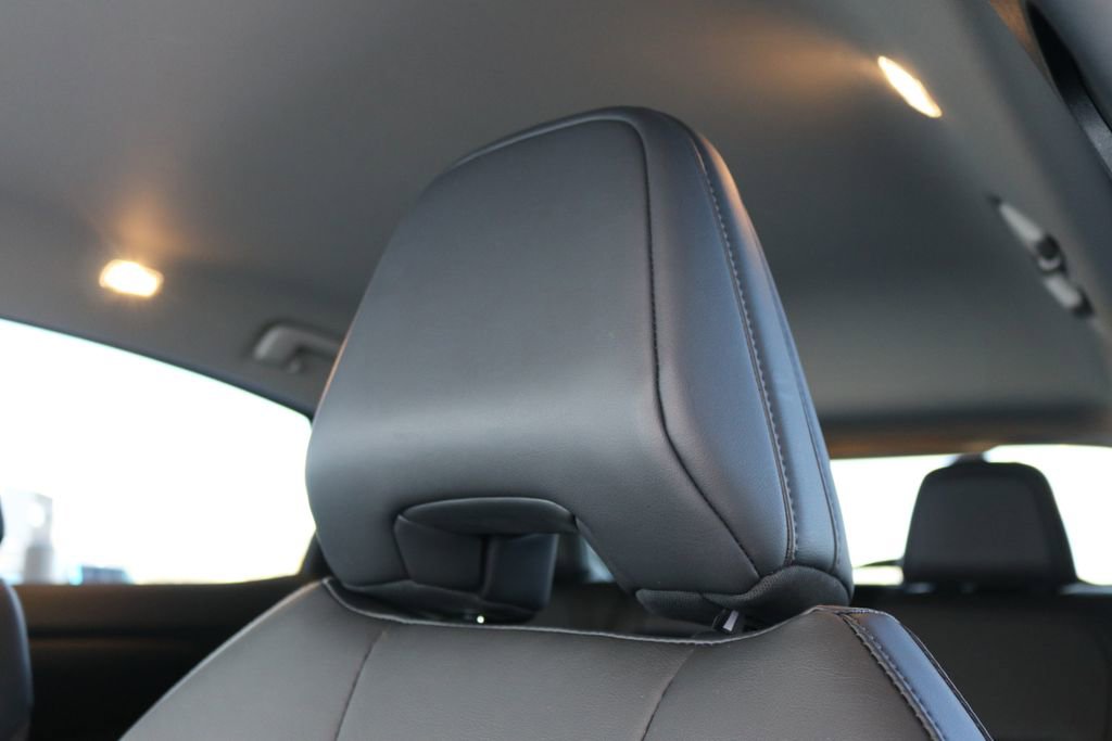 Used 2023 Nissan Ariya AWD image 17