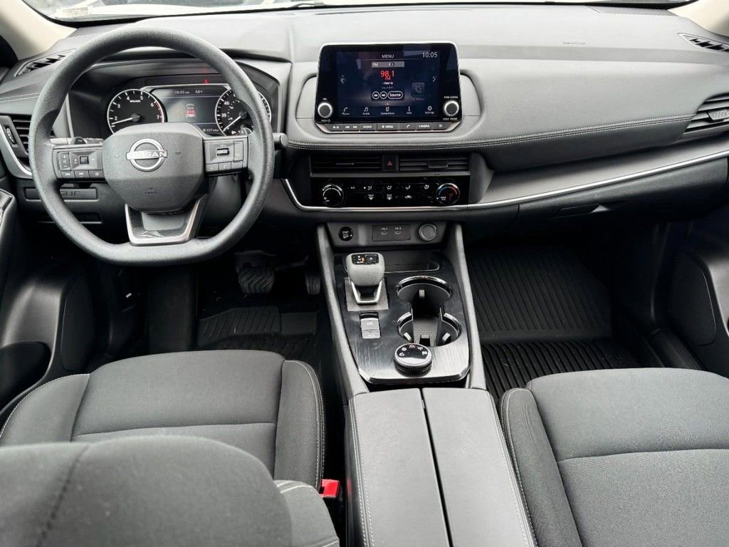 Used 2025 Nissan Rogue S image 11