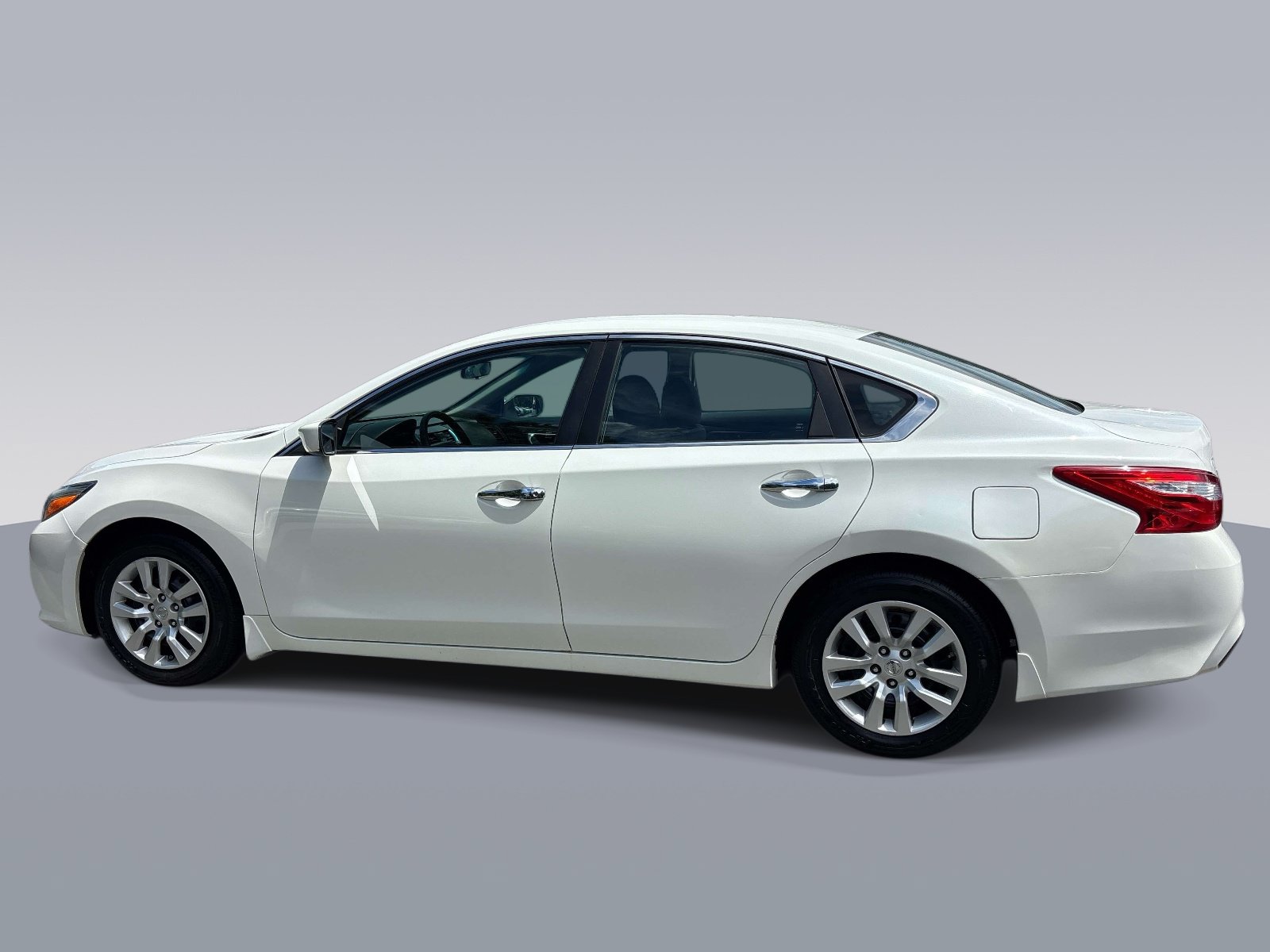 Used 2016 Nissan Altima 2.5 S w/ Power Driver Seat Package FWD image 6