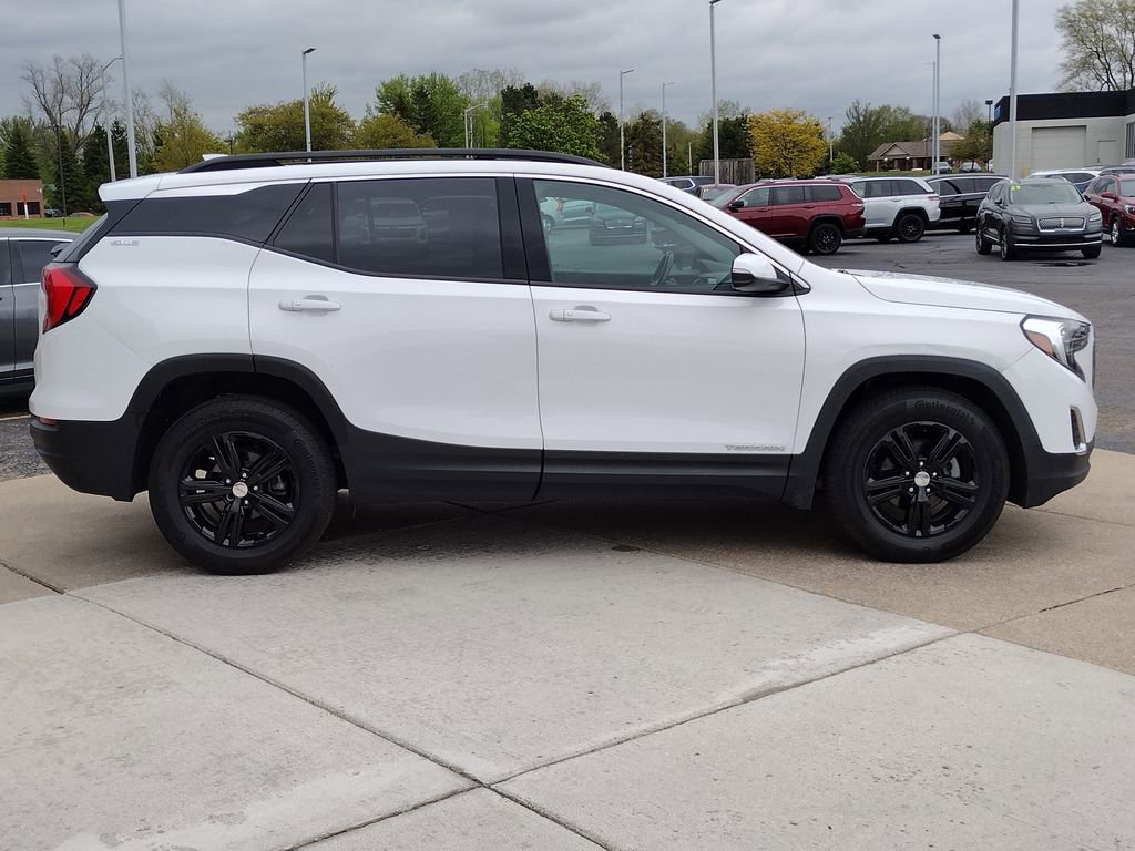 Used 2020 GMC Terrain SLE w/ Driver Convenience Package AWD/4WD image 4