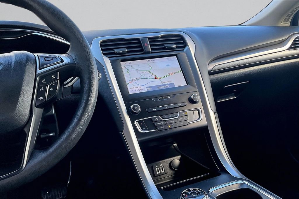 Used 2020 Ford Fusion SE image 8