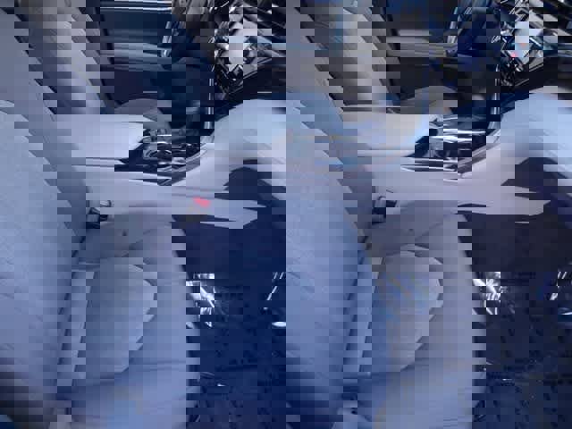 Used 2020 Toyota Camry LE w/ Convenience Package image 13