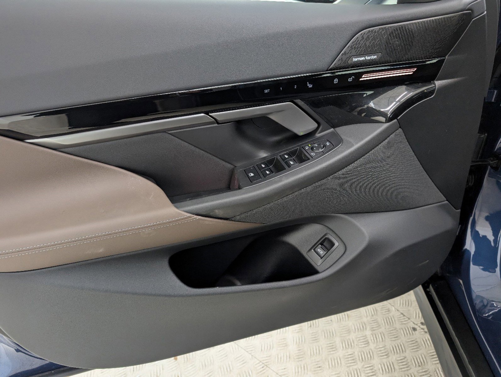 New 2025 BMW 530i w/ Premium Package image 11