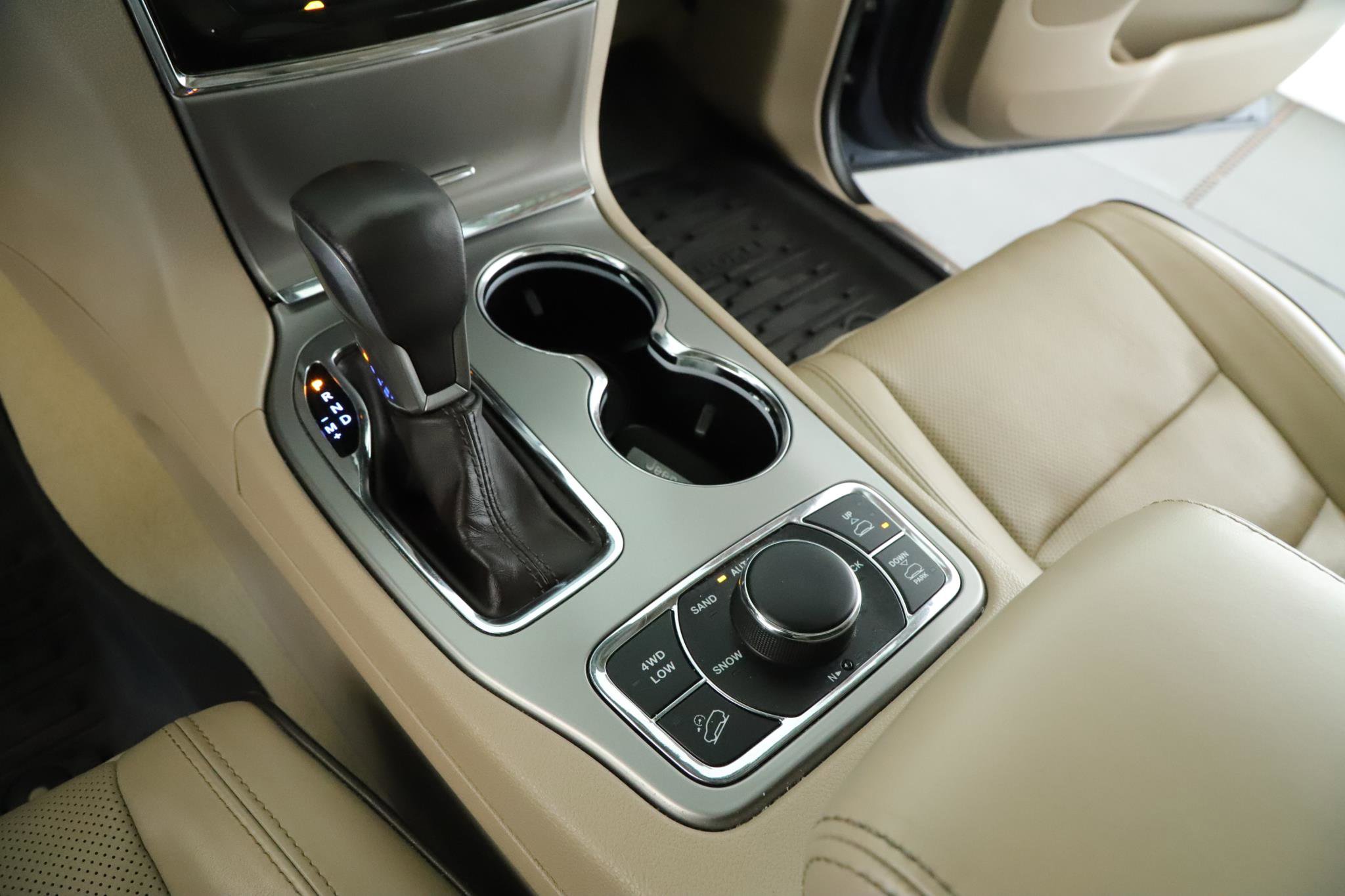 Used 2021 Jeep Grand Cherokee Overland image 16