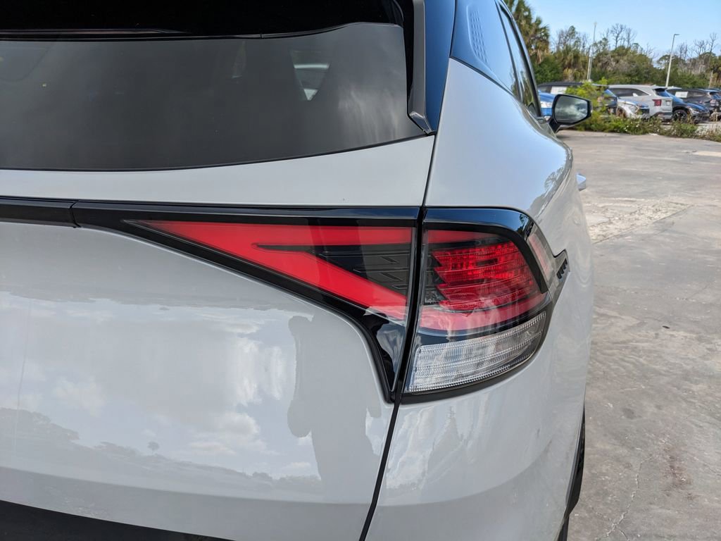Certified 2025 Kia Sportage SX image 11