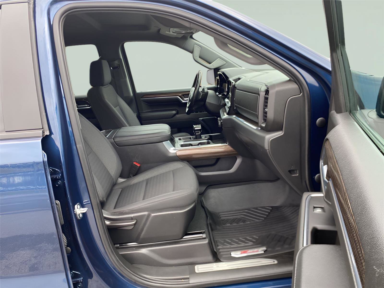 Used 2023 Chevrolet Silverado 1500 LT Trail Boss w/ Protection Package image 13