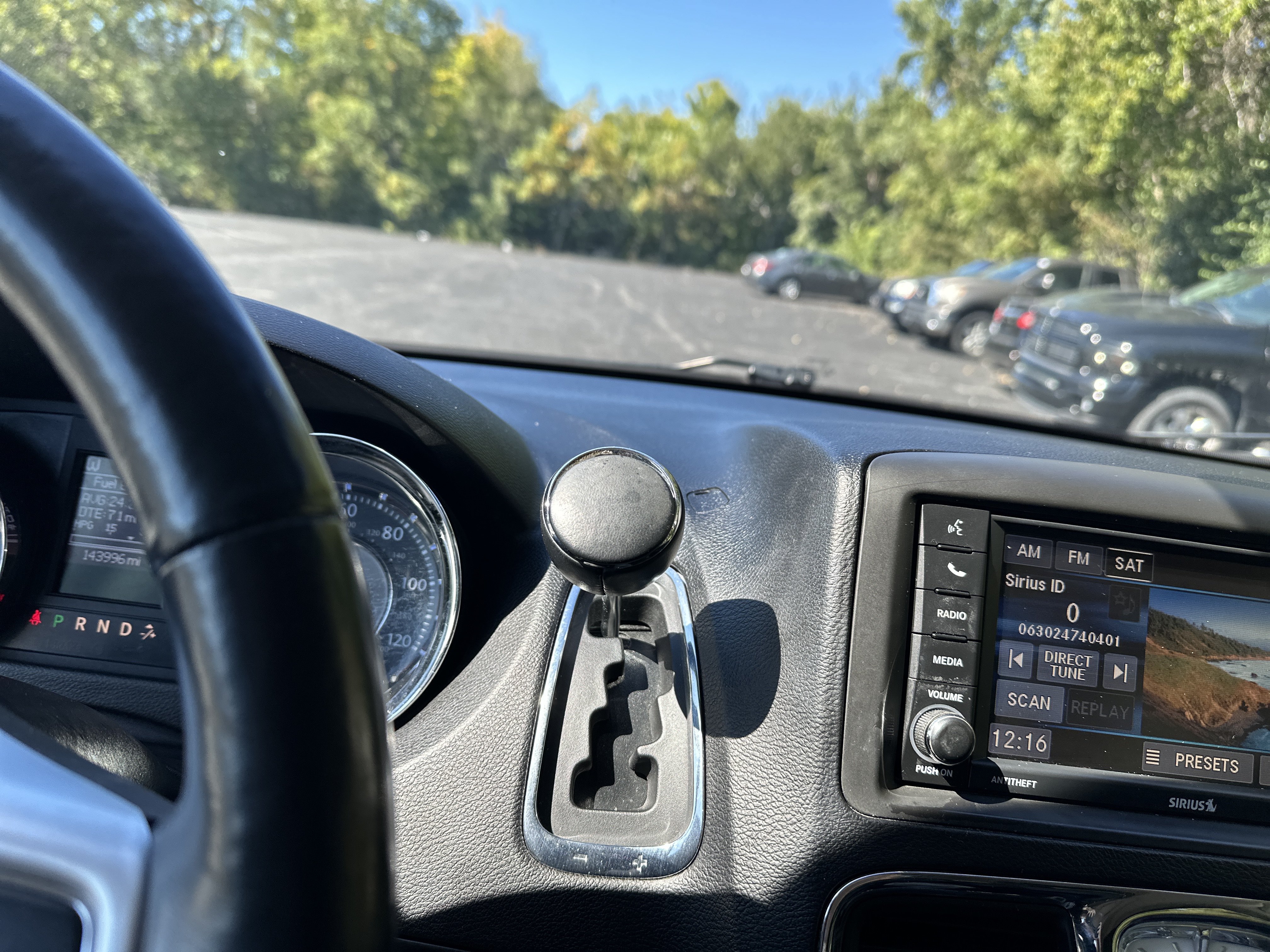 Used 2015 Chrysler Town & Country Touring w/ Driver Convenience Group FWD image 20