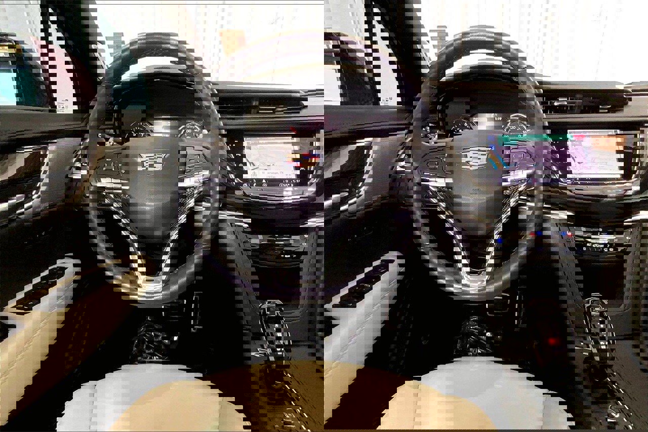 Used 2023 Cadillac XT6 Sport w/ Technology Package image 4