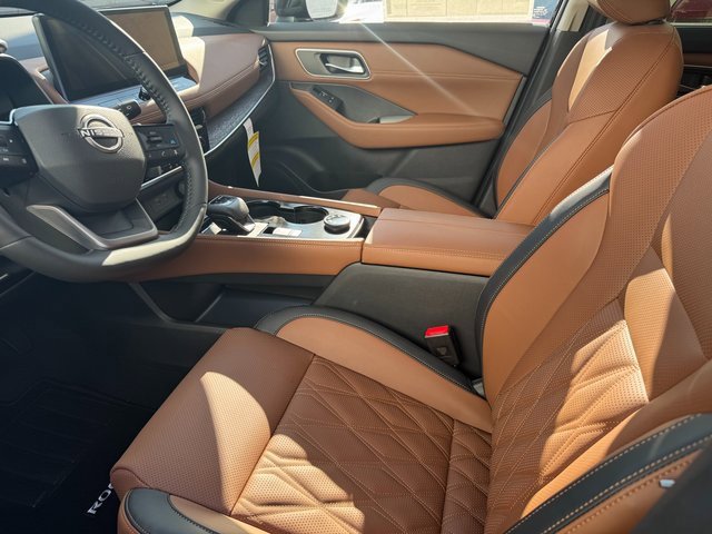 New 2026 Nissan Rogue Platinum image 5
