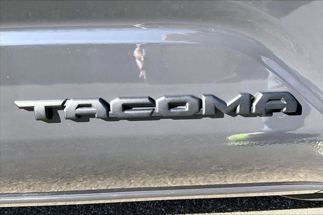 Certified 2025 Toyota Tacoma SR5 AWD/4WD image 32