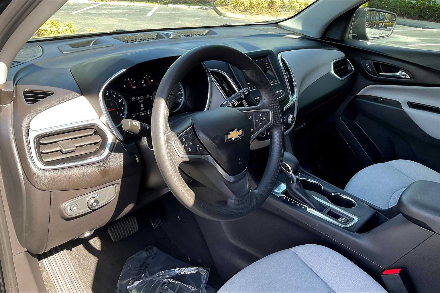 Used 2023 Chevrolet Equinox LS FWD image 14