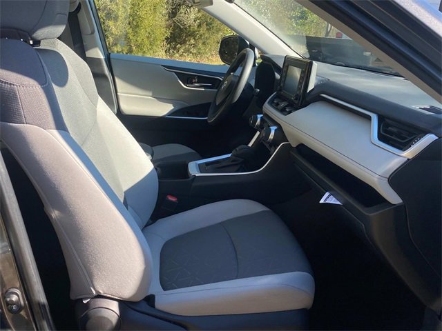 Used 2022 Toyota RAV4 XLE image 34