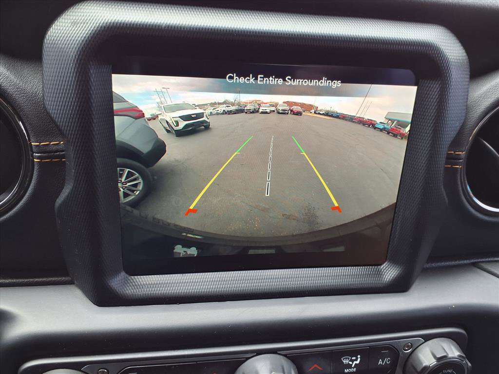 Used 2022 Jeep Wrangler Unlimited Sahara AWD/4WD image 7