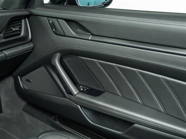 Certified 2025 Porsche 911 Carrera GTS RWD image 30