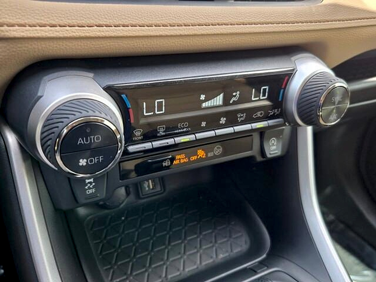 Used 2023 Toyota RAV4 XLE Premium FWD image 18
