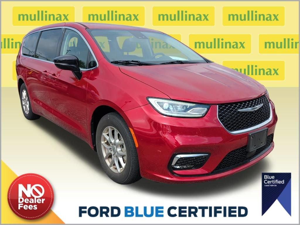 Used 2024 Chrysler Pacifica Touring-L