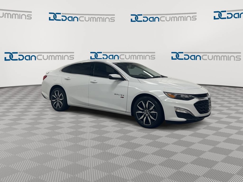 Used 2024 Chevrolet Malibu RS FWD image 2