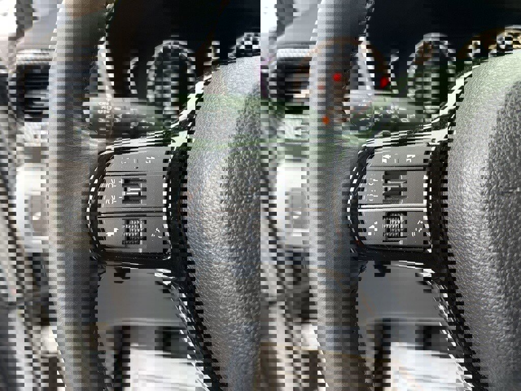 Used 2025 Honda Pilot Touring image 8