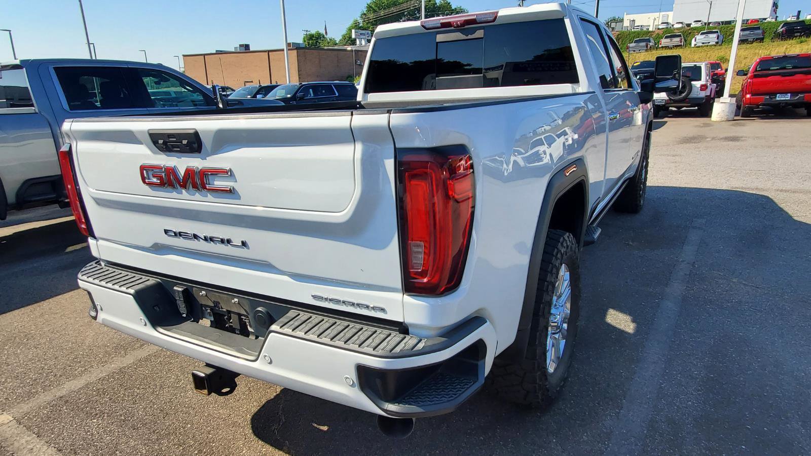 Used 2022 GMC Sierra 2500 Denali w/ Denali Ultimate Package AWD/4WD image 9