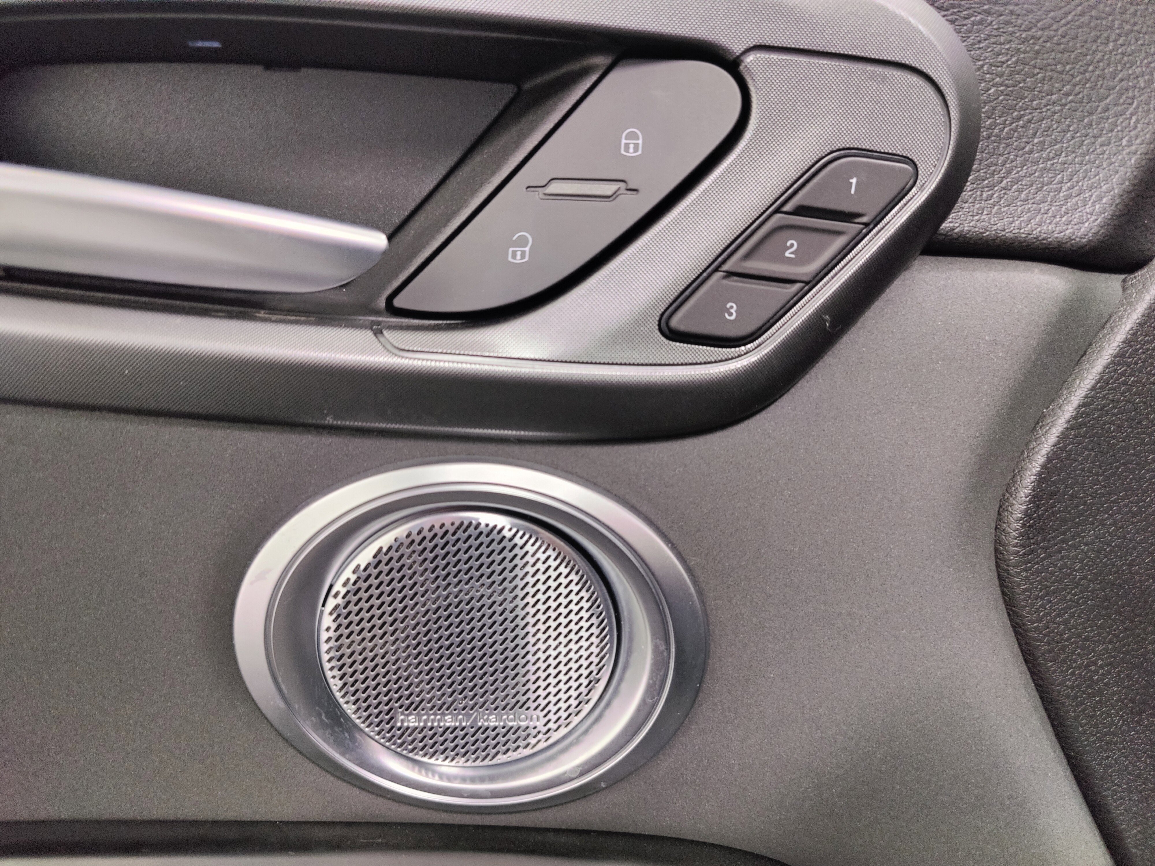 Used 2024 Alfa Romeo Tonale Veloce image 17