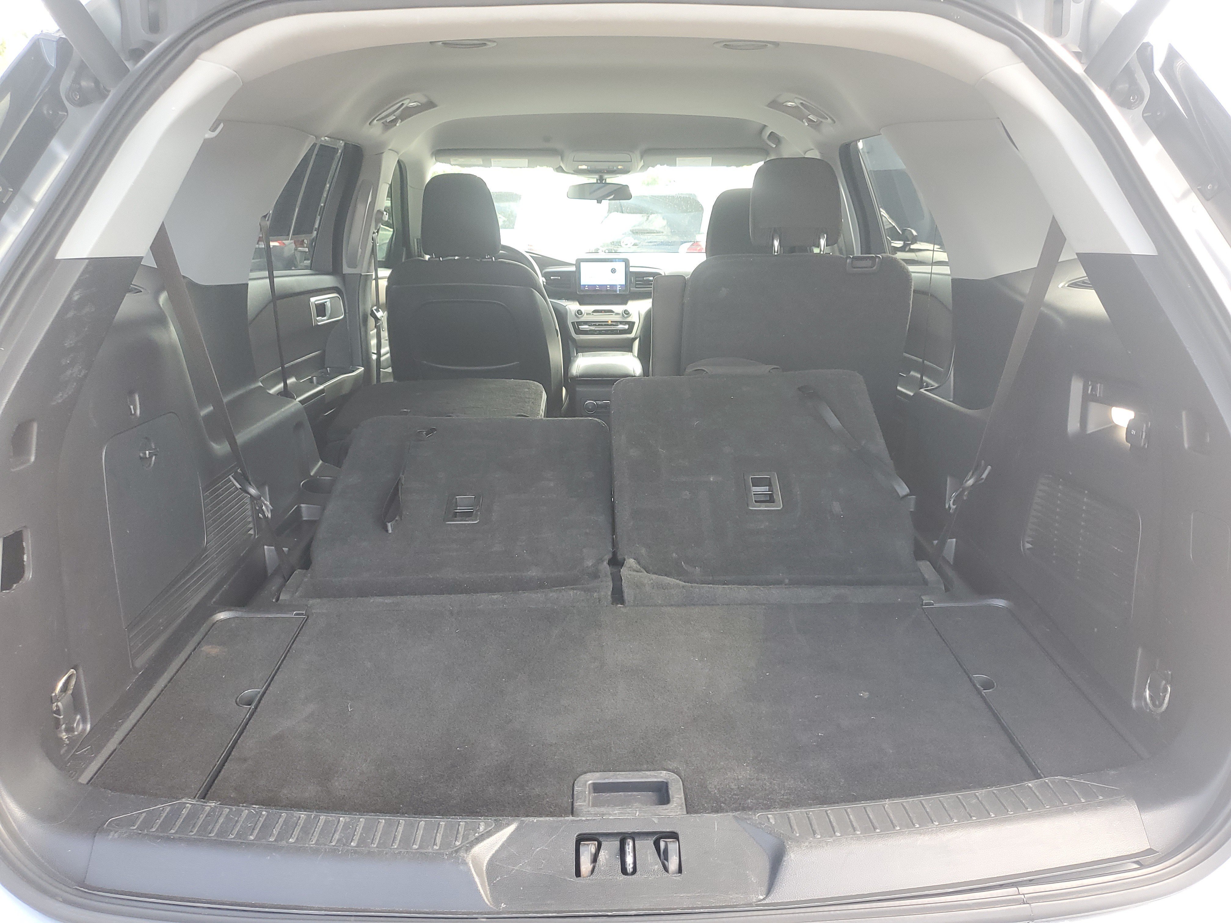 Used 2020 Ford Explorer XLT RWD image 8