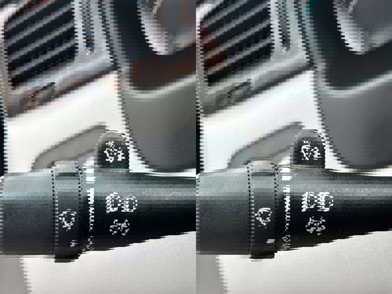 Used 2012 Chevrolet Impala LTZ FWD image 26