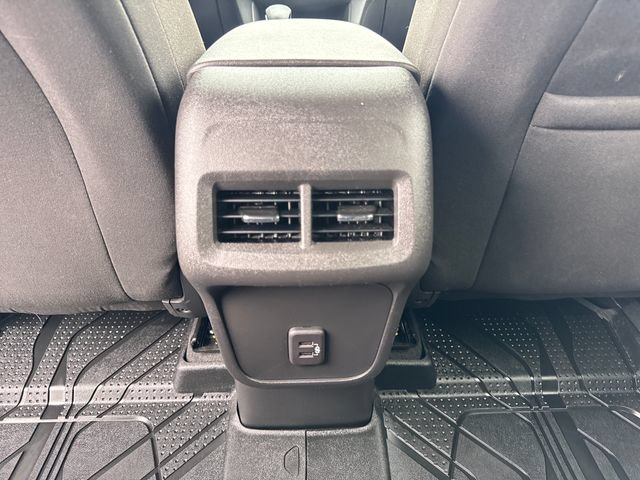 Used 2023 Chevrolet Equinox LT FWD image 23