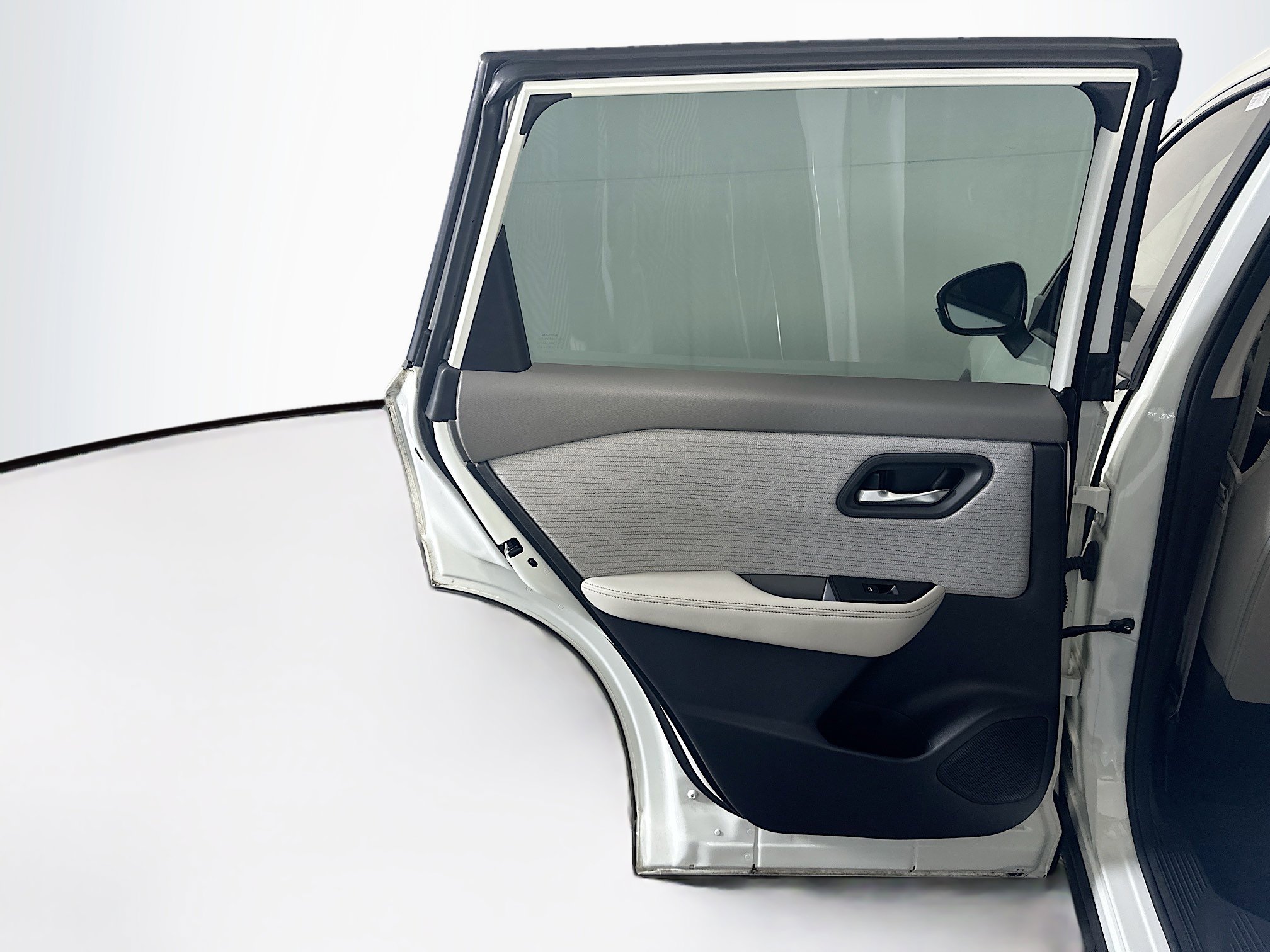 Used 2023 Nissan Rogue SV image 26