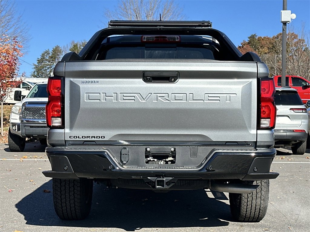 Used 2025 Chevrolet Colorado Z71 w/ Midnight Edition image 4