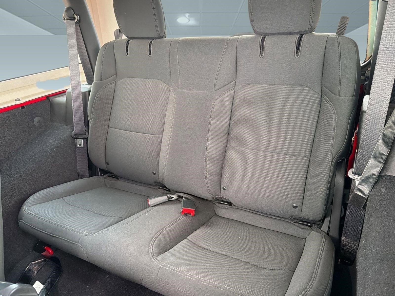 Used 2022 Jeep Wrangler Sport S image 29