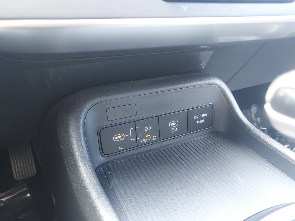 Used 2024 Hyundai Kona SEL FWD image 17