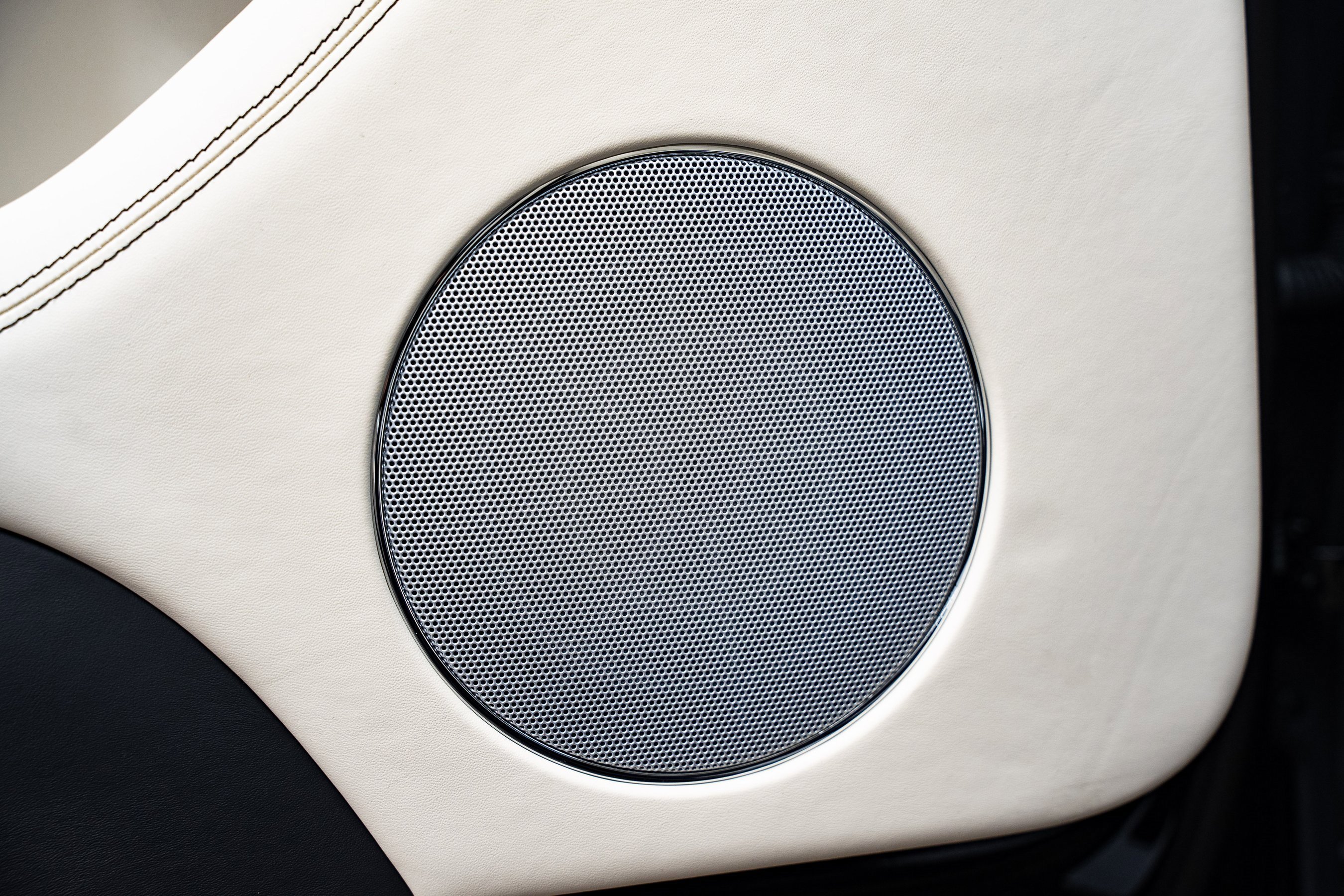 Used 2024 Bentley Bentayga Extended Wheelbase image 12