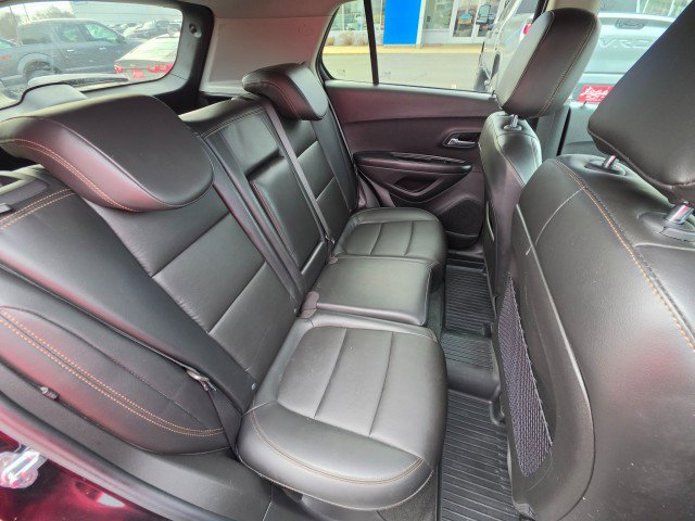Used 2021 Chevrolet Trax LT w/ Premium Seat Package AWD/4WD image 16